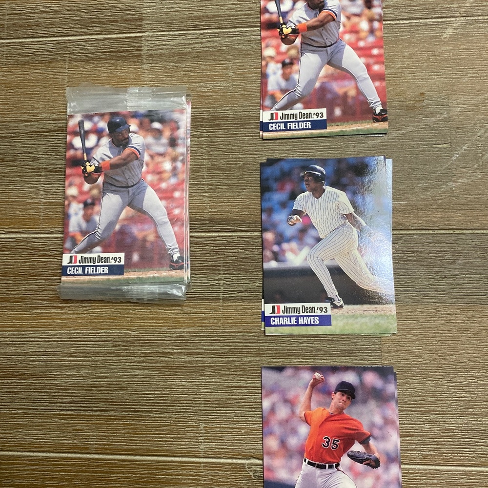 Original unopened package 3 Baseball cards 1993